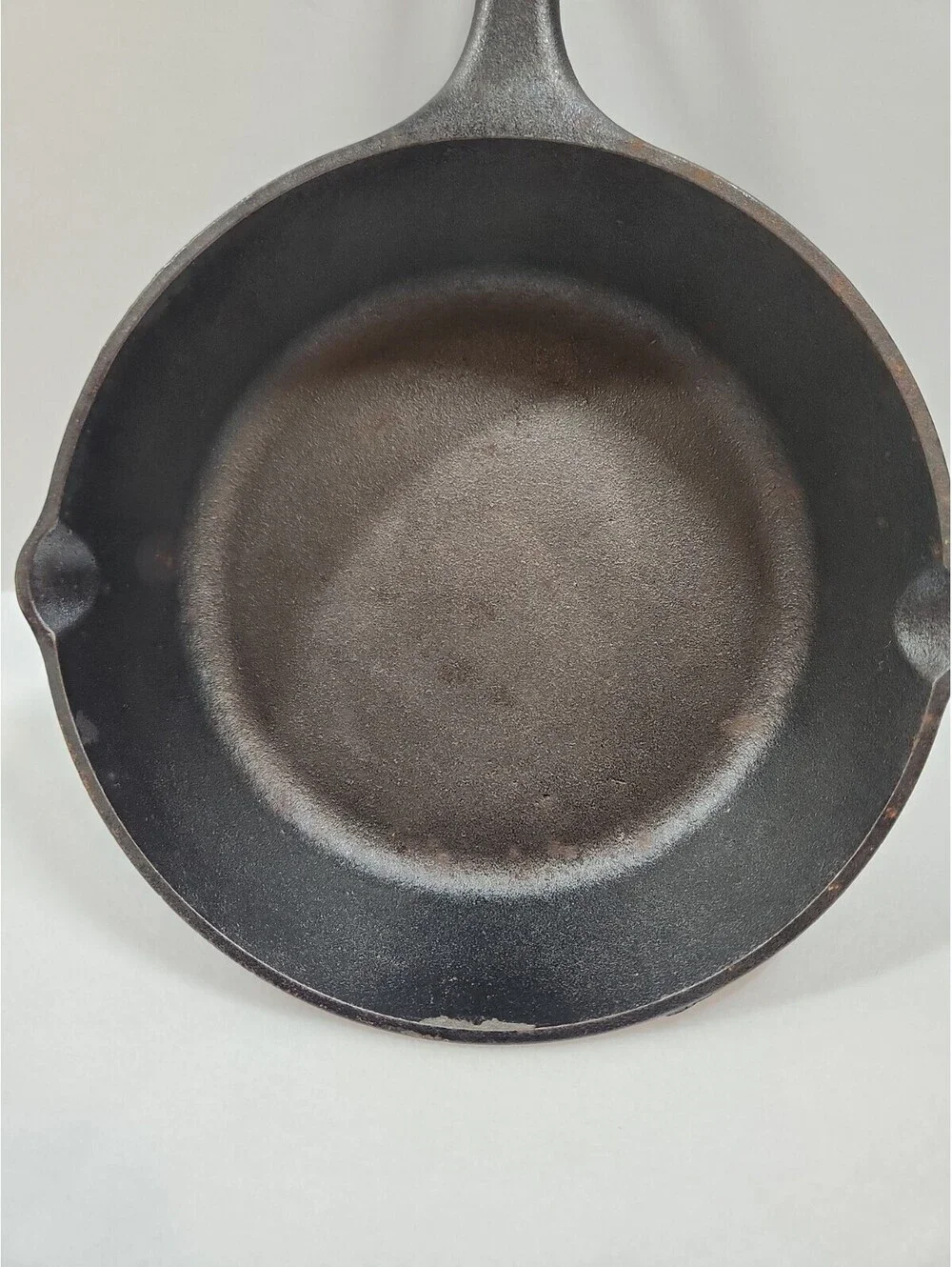 Lodge cast iron skillet 5SK, Needs TLC See Pics,  Decor Or Restore